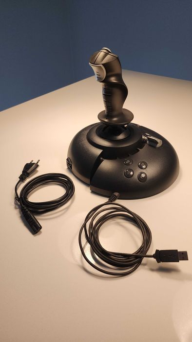 Joystick Microsoft Sidewinder Force Feedback 2 em excelente estado