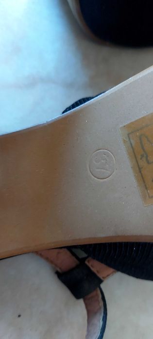 Sandálias salto preto