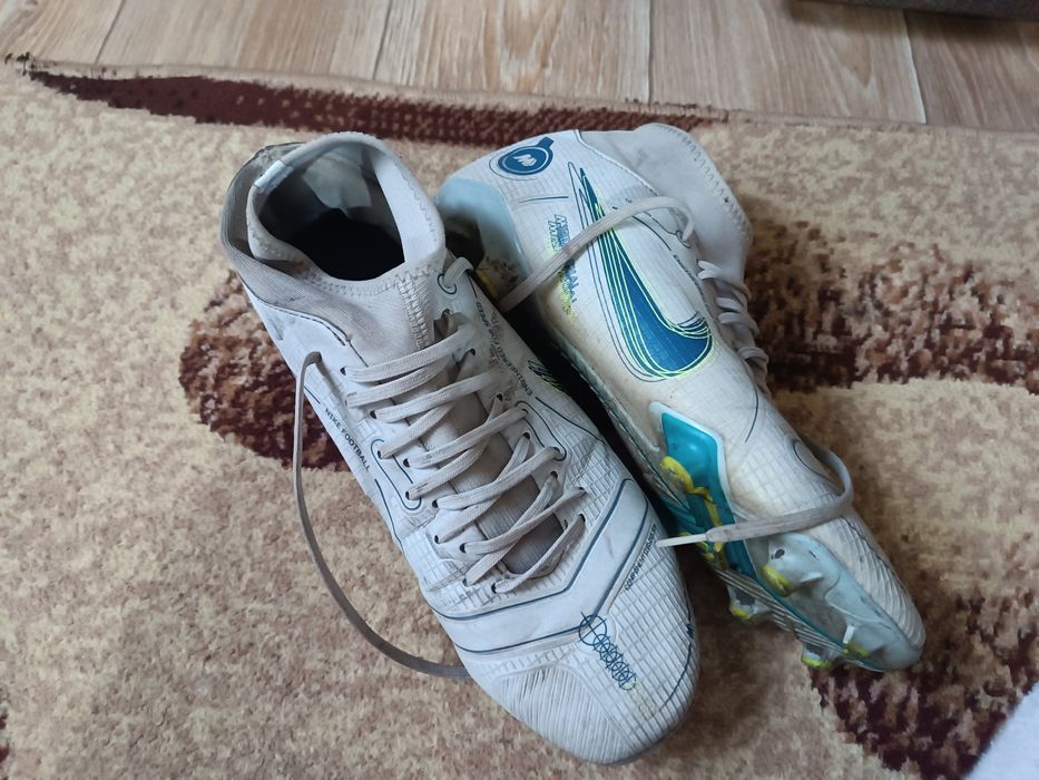 Продам бутси Nike