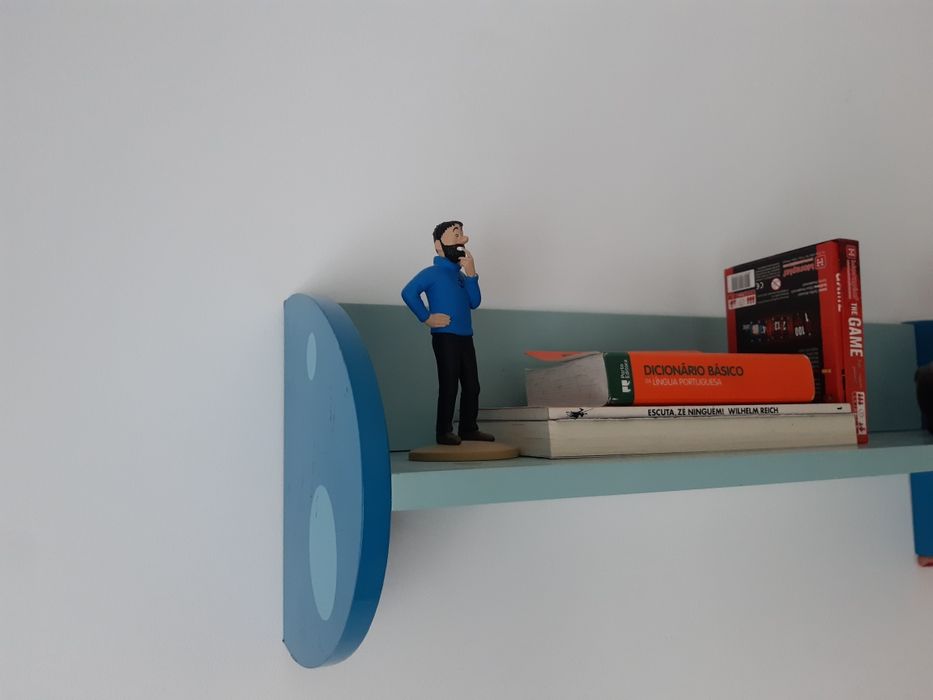 Prateleira para quarto de crianças