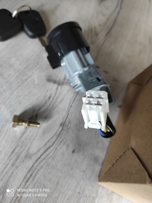 Замок запалювання зажигания ключ Peugeot 107 Citroen c1 Aygo Пежо 107