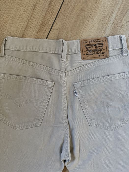 Levis Strauss 551