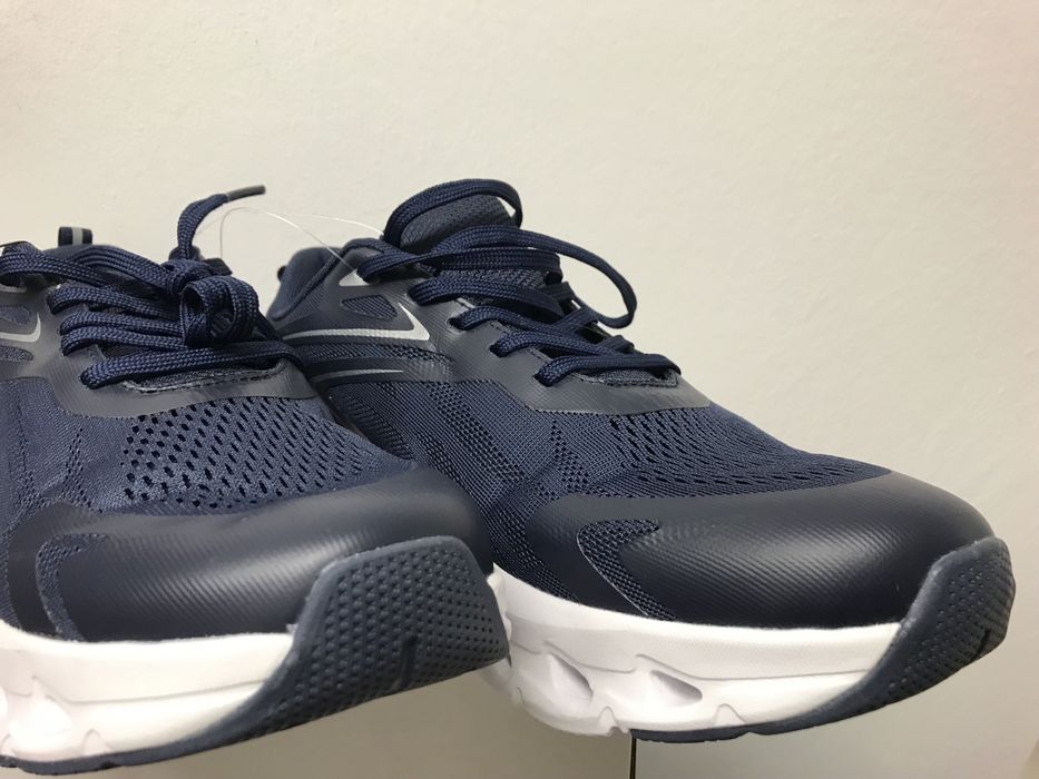 Buty sportowe r. 44 – wkładka 28,5 cm –granatowe, Memory Foam