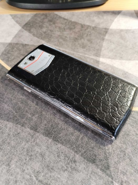 Продам Uhans U100 оригинал цвет черный .