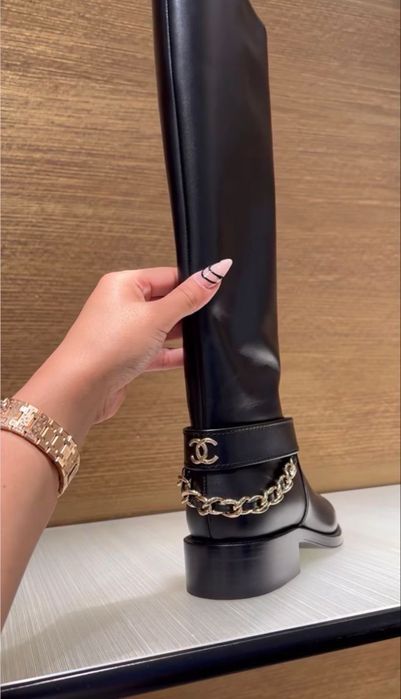 Kozaki Chanel black leather