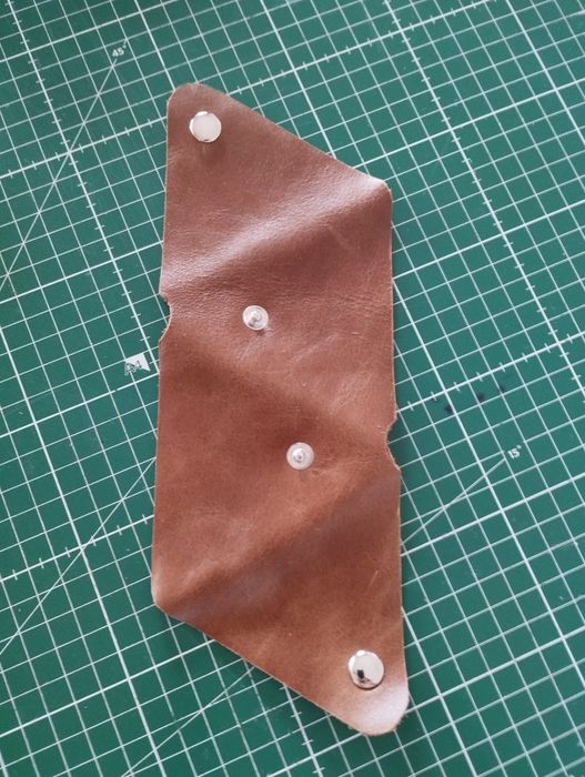 Porta moedas triângulo em pele handmade