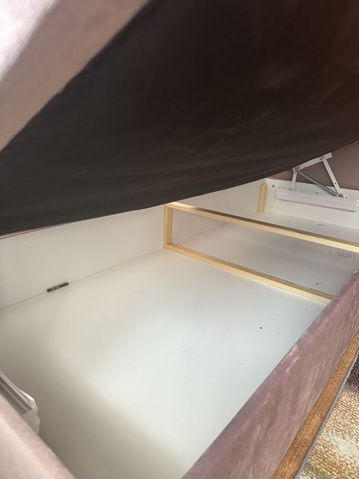 Sprzedam tapczan jednoosobowy w bardzo dobrym stanie