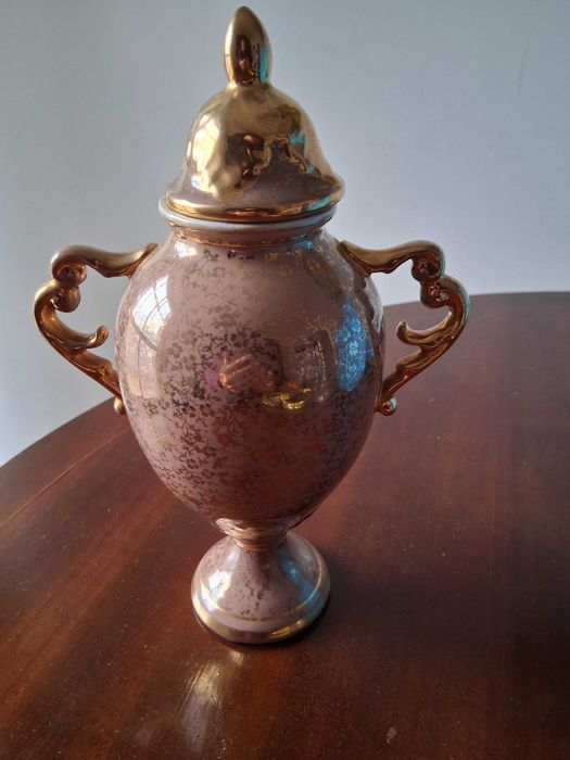 Louça antiga por apenas 15 euros