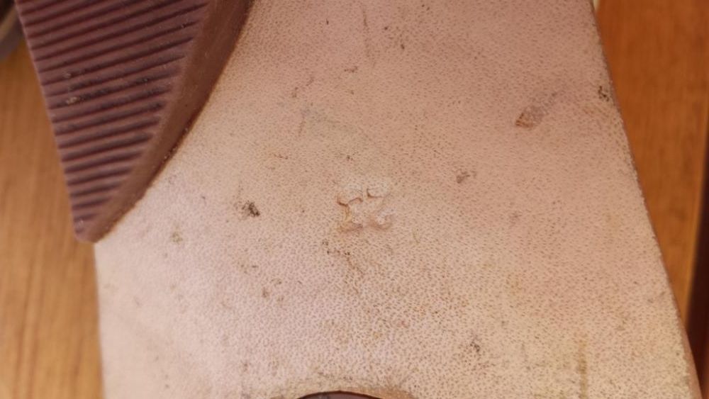 Sapatos de menina com sola de couro n.º 23