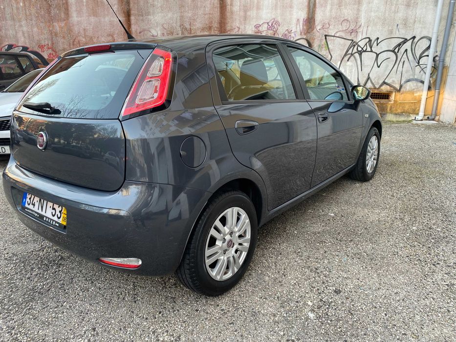 Fiat Punto 2013 poucos Kms!