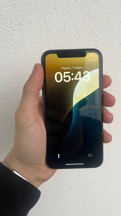 Продам айфон 11 128
