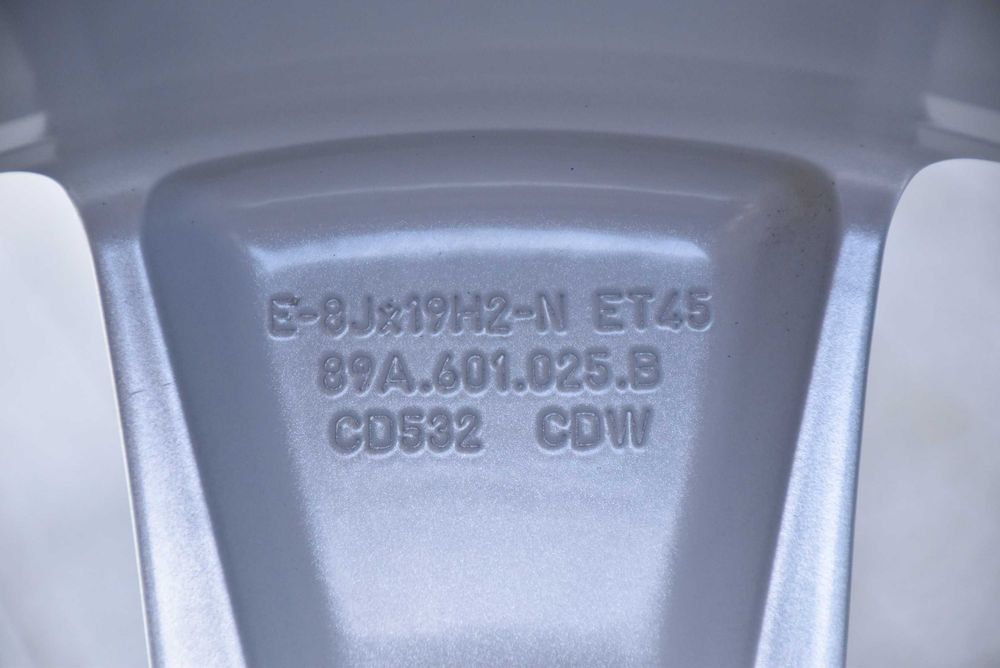 Nowe koła zimowe OEM Audi Q4 Sportback e-tron VW ID.4 ID.5 ID.6 SKODA ELROQ ENYAQ PEAQ CUPRA Tavascan 19" Pirelli