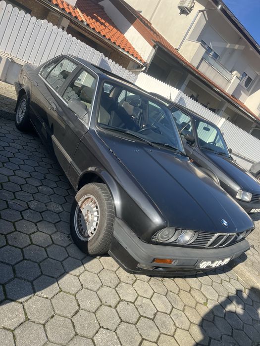 BMW e30 318i sedan