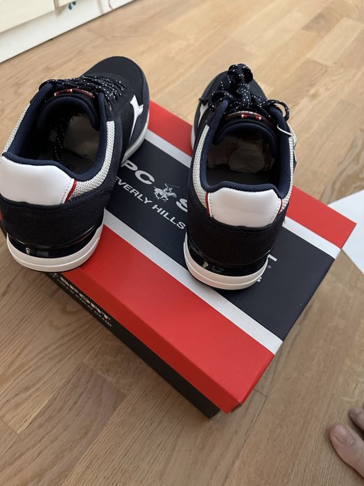 Спортивне взуття