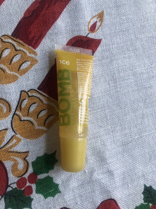 Róż pomadka blyszczyk