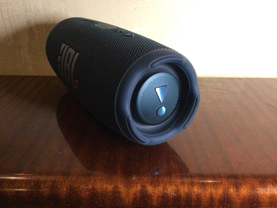 JBL Charge 5 (bluetooth-колонка)