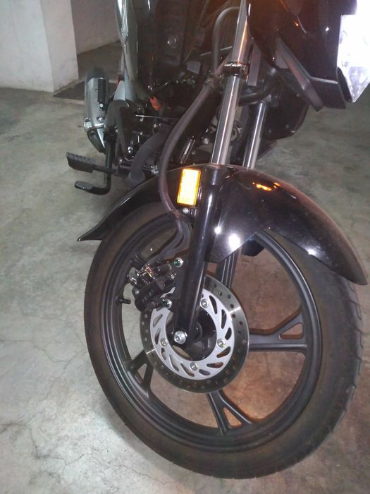 CB125F como nova