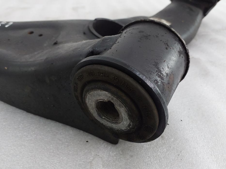 Braço de suspensão frente direito VOLKSWAGEN Crafter (2E)