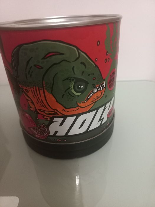 Holy E o smaku granatu