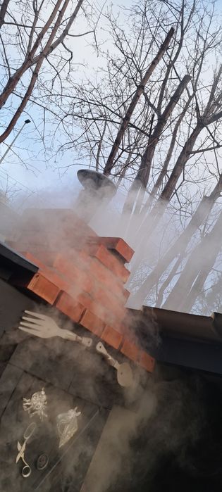 Łosoś wędzony w tradycyjnej wedzarni