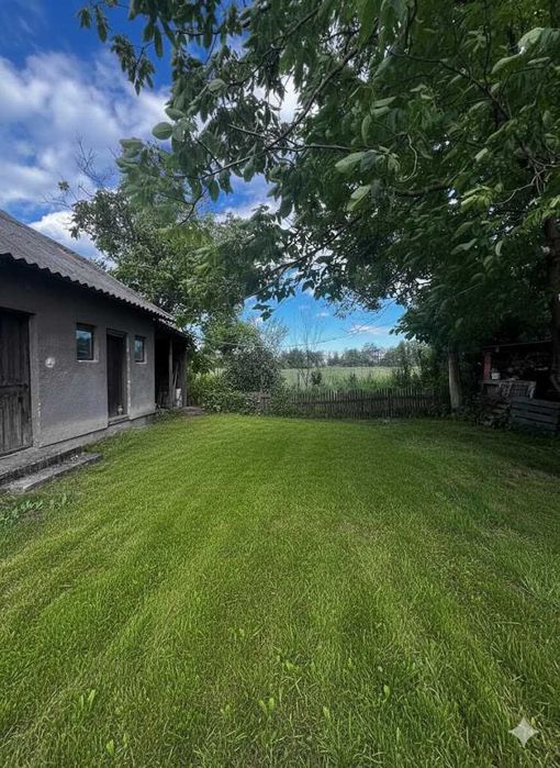 Пропонуємо до продажу житловий будинок з великою ділянкою в с. Кагуїв.