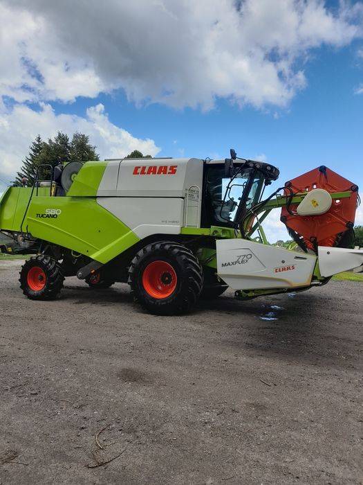 Комбайн Claas Tucano 580