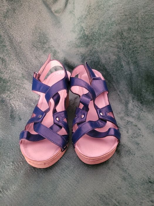 Buty sandały na koturnie rozm 38 Lasocki