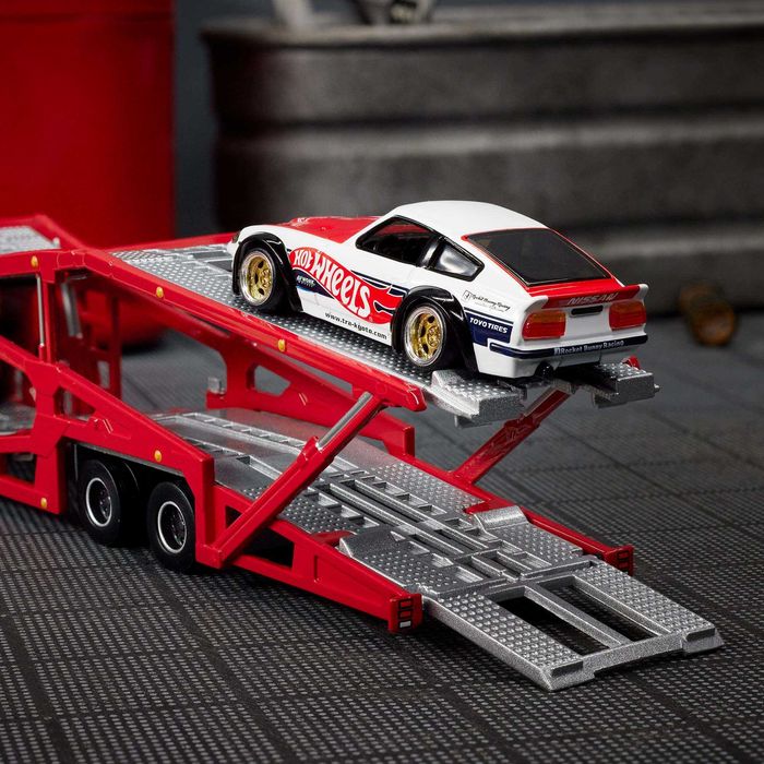 Hot Wheels Elite 64 - Scania 770 S + naczepa laweta Ustroń