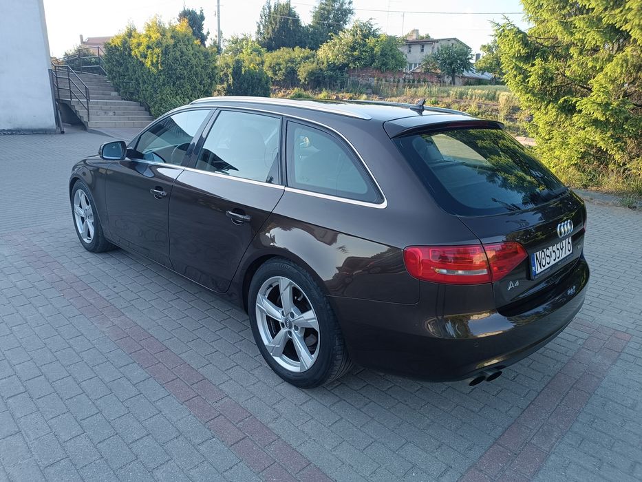 Audi A4 B8 lift, 2.0 TDI 143km, manual, bogate wyposażenie .