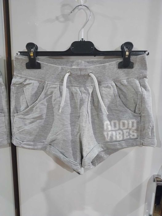 Krótkie spodenki szare