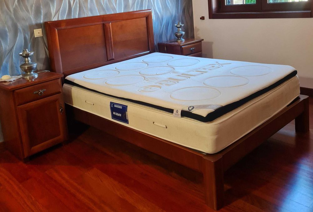 Vendo quarto de casal de madeira cerejeira