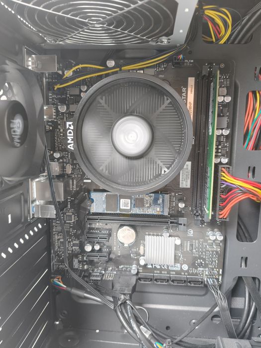 Ryzen,Komputer do biura/gier,Radeon™ Vega 3, 16 GB,SSD,Win 11 Pro