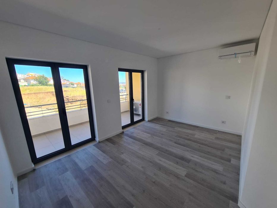 Excelente apartamento T3 semi-novo para arrendamemto
