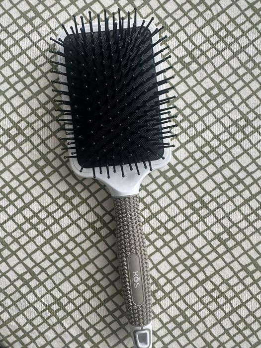 Щітка масажна для волосся K.O.S