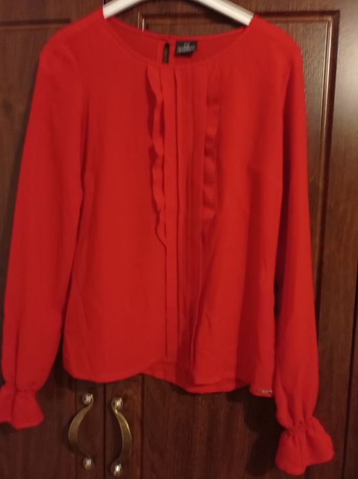Sprzedam bluzkę kolor czerwony