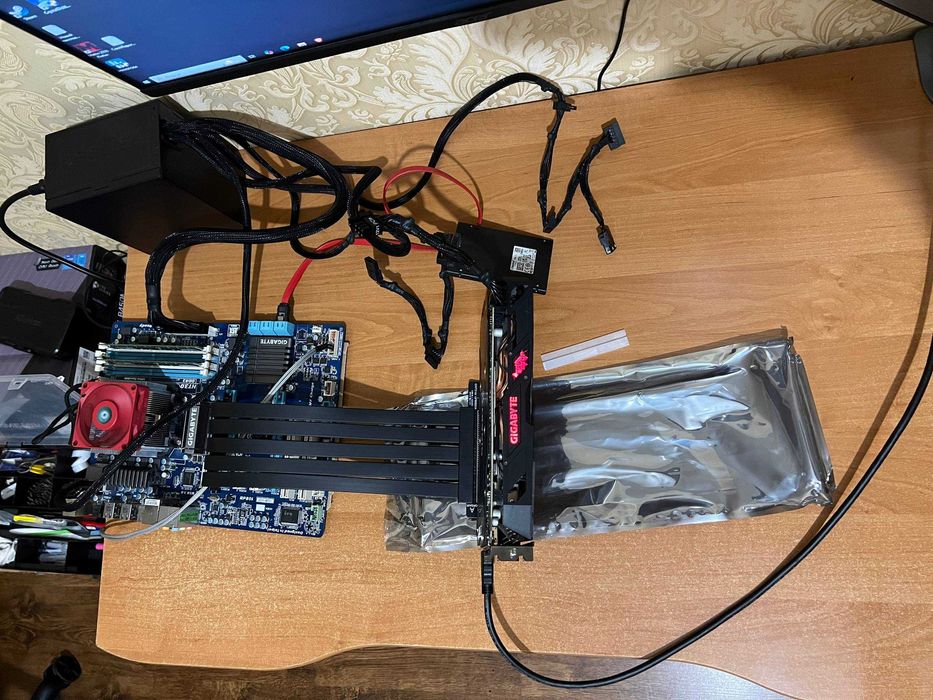 Райзер  CORSAIR Premium PCIe 3.0 x16 Extension Cable 300мм