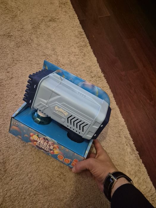 Brinquedo Pistola de sabão com LED + recarga