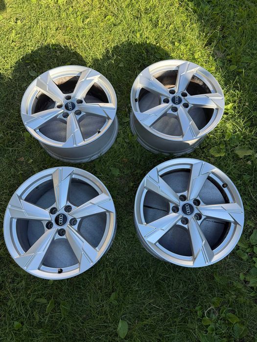 Оригінальні диски Audi R18 5x112