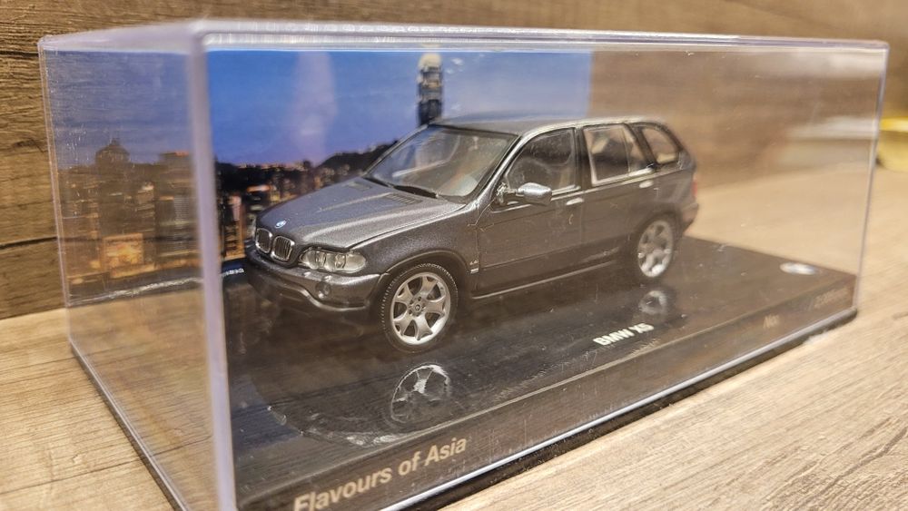 MINICHAMPS BMW X5 E53 Flavours of Asia 1:43 Hong Kong