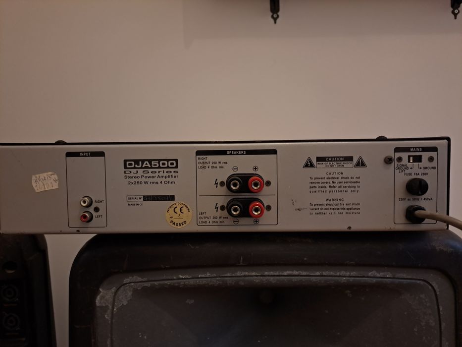 Colunas JBL EON 15 + Amplificador Acoustica