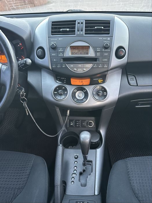 Продам Toyota RAV4 2007 2.0 бензин полный привод