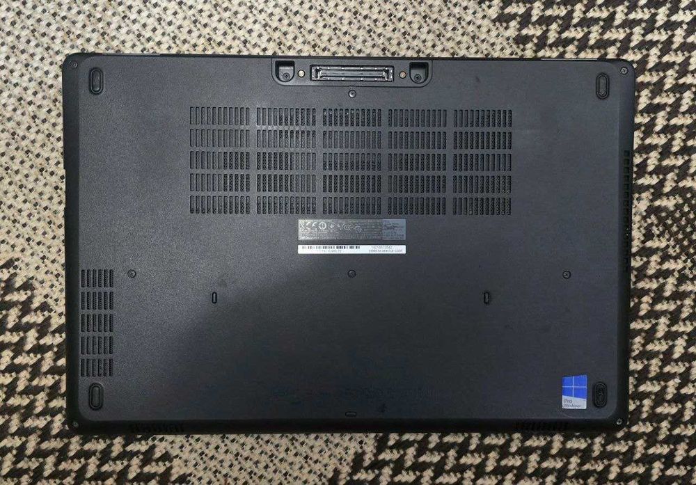 Ноутбук Dell Latitude E5570
