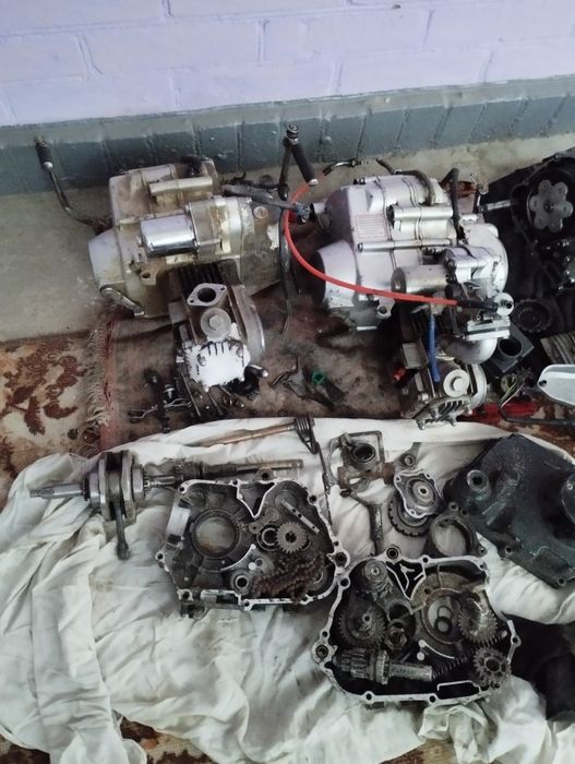 Двигуни альфа та запчастини до них