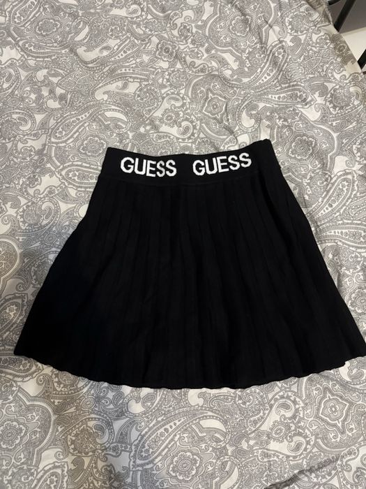 Sportowa spodniczka plisowana guess dzianinowa