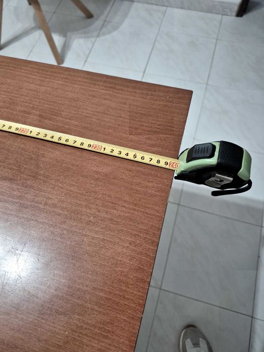 Mesa de sala bom estado  medidas nas fotos