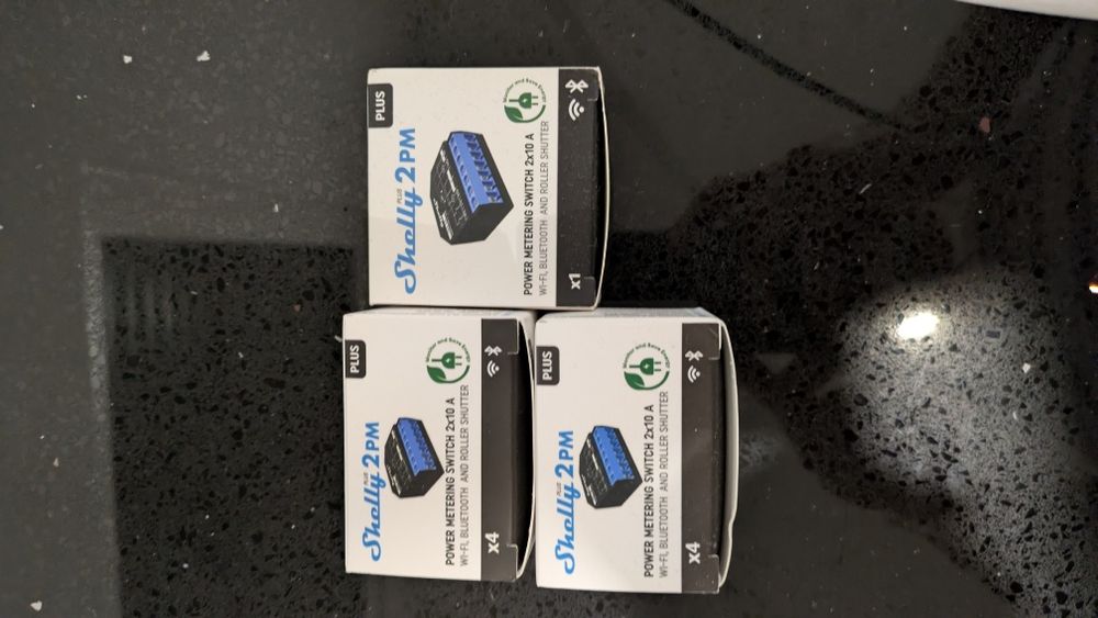 Vendo 9 unidades Shelly Plus 2PM Interruptor inteligente WiFi e Bluetooth, para cortinas e persianas
