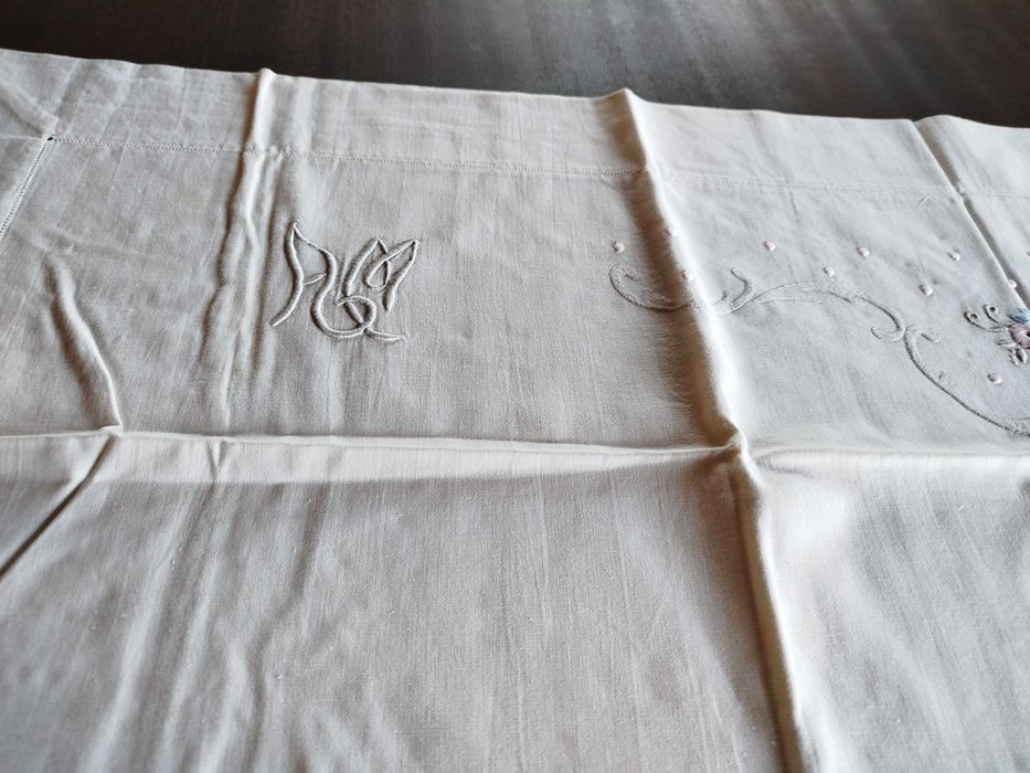 Lençol com duas almofadas