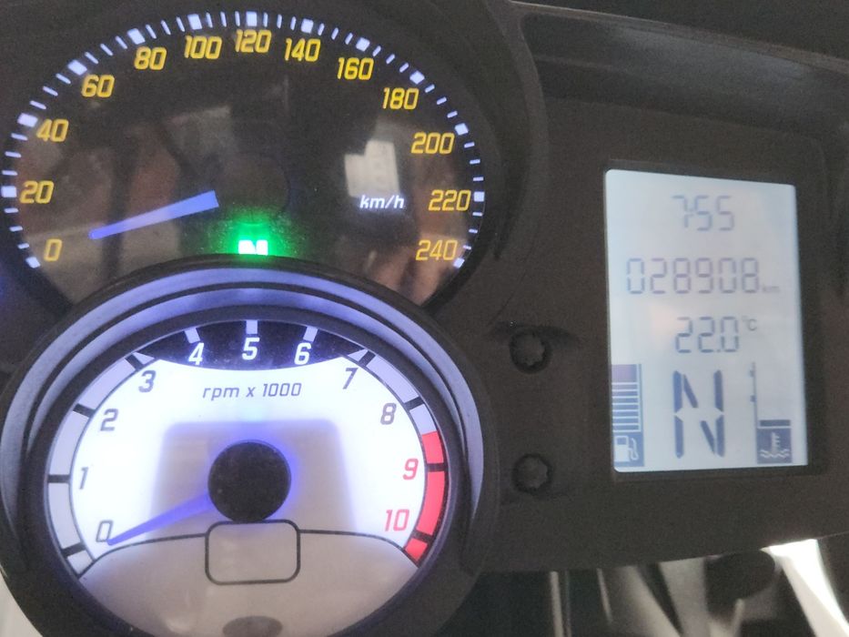 Mota BMW F 800 R rigorosamente Impecável e com revisão feita