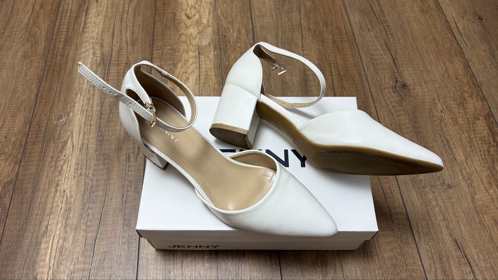 Biełe (ecru) buty ślubne