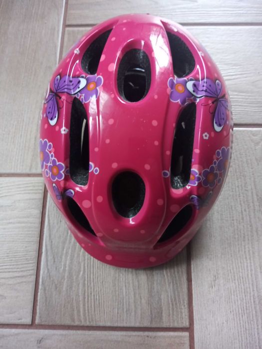 Kask rowerowy dziewczęcy.